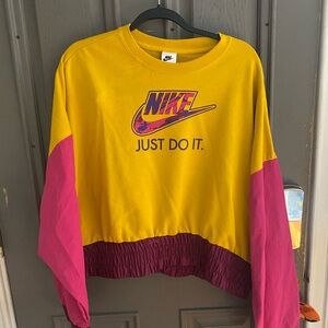 Nike pull over Jacket - NWT